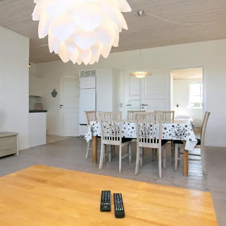 Iii Apartment